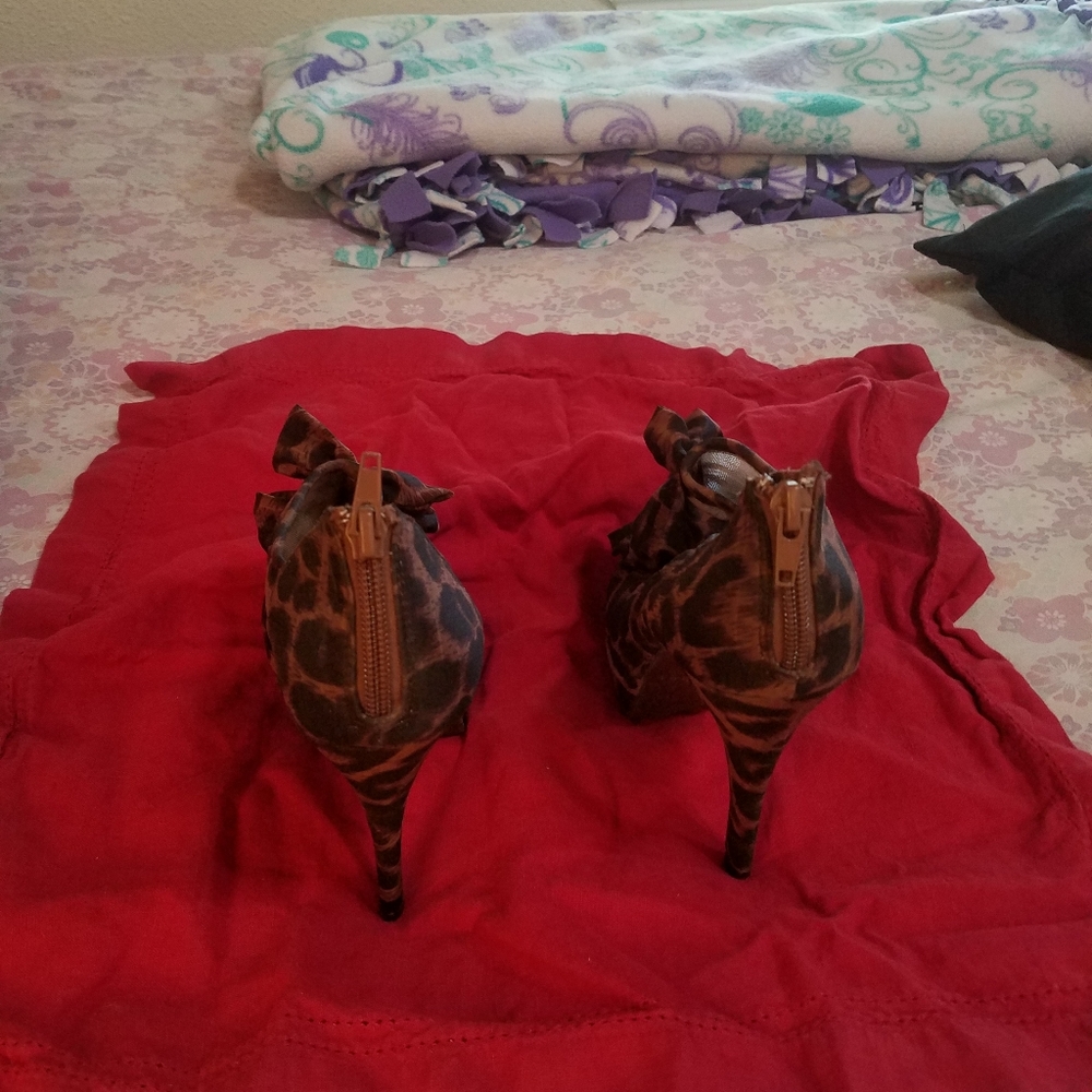 High heel Metaphor leapord booties - Picture 3 of 3